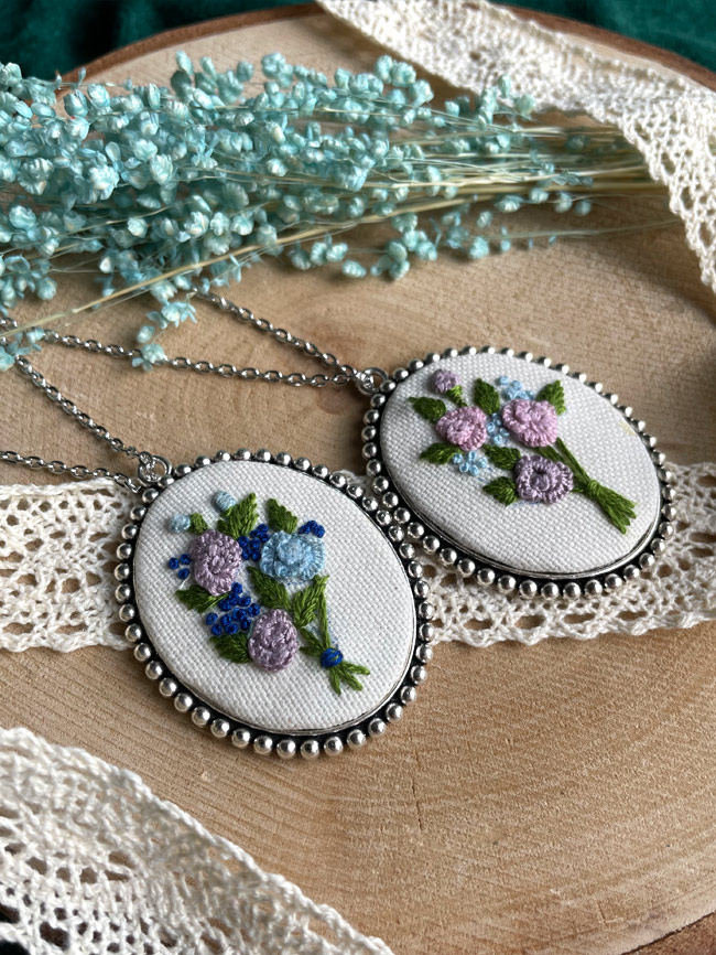 pandantiv broderie mov